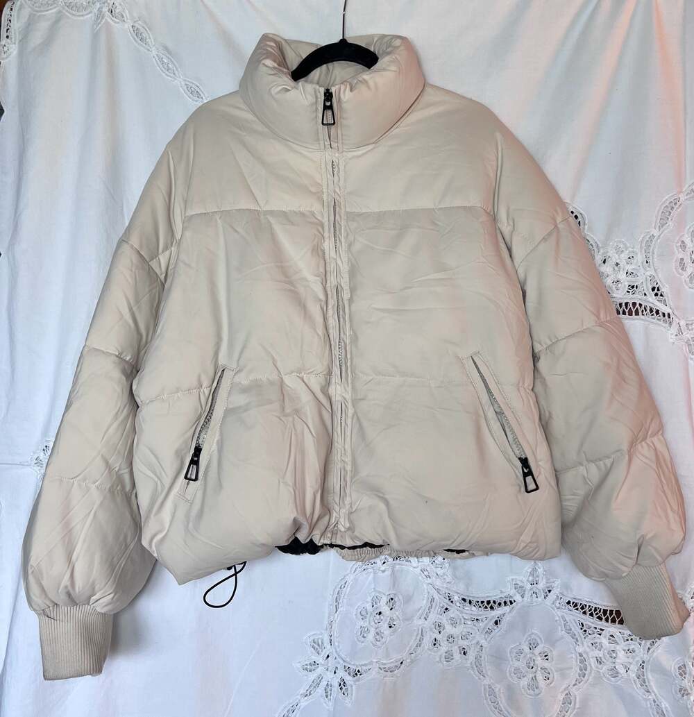 Beige Women’s Puffer Jacket Size L